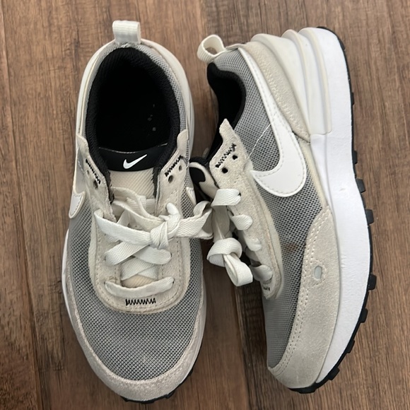 Girls Shoes - Picture 4 of 7